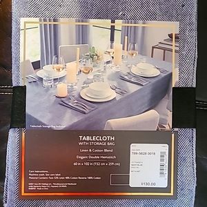 FIELDCREST LUXURY NAVY BLUE HOLIDAY TABLECLOTH WITH STORAGE BAG